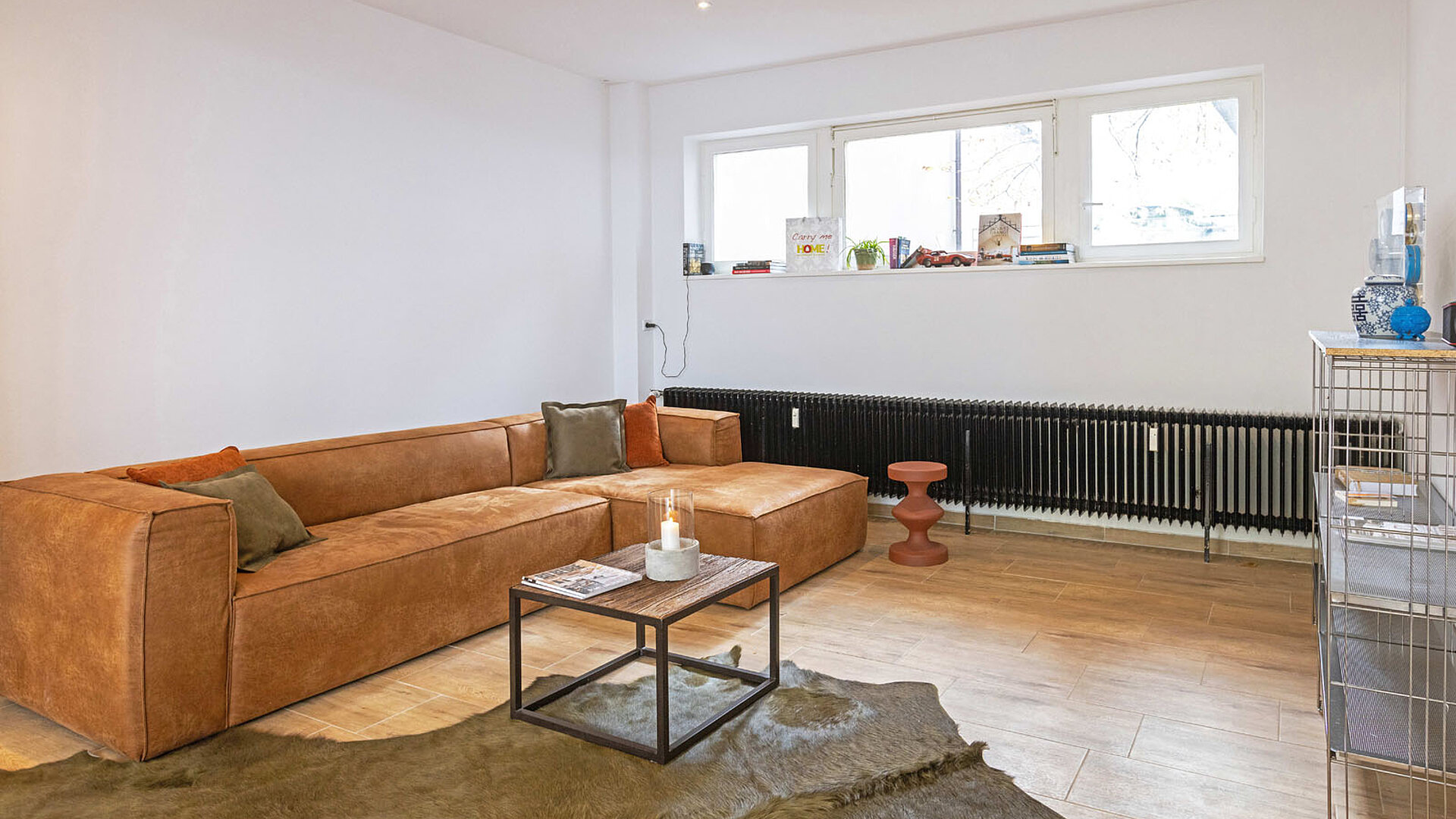 Ladenlokal mit großer Schaufensterfront und Terrasse 