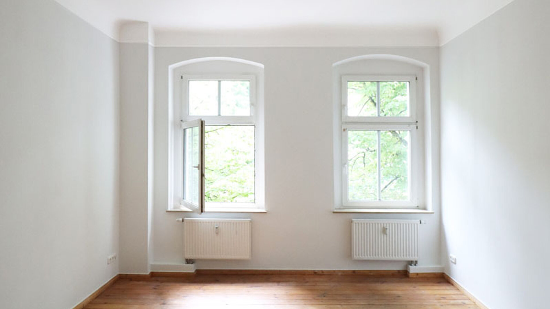Renovierte Altbauwohnung mit Balkon 